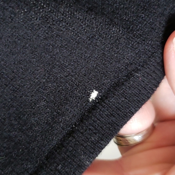 Lord and Taylor Cashmere sweater, black, loose crew neck, women's size small - Picture 7 of 8